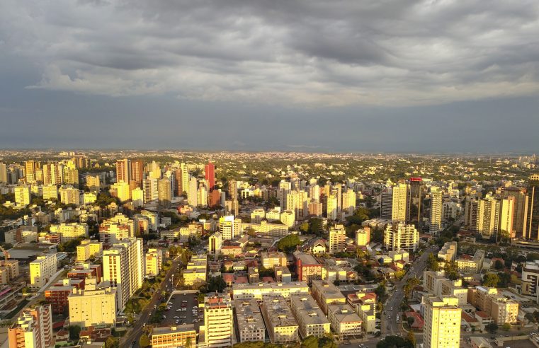 Após rápida trégua, chuva volta ao Paraná nesta sexta e deve persistir no fim de semana