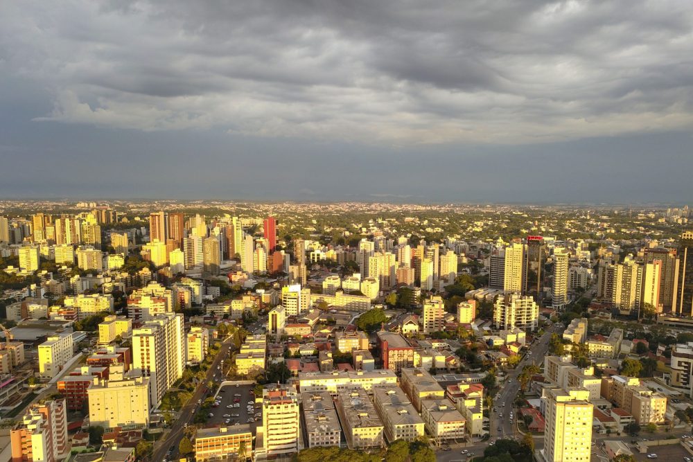 Após rápida trégua, chuva volta ao Paraná nesta sexta e deve persistir no fim de semana