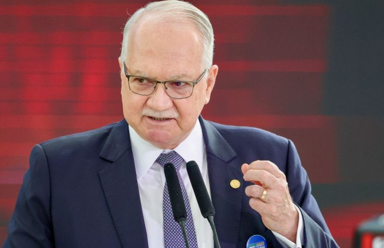 Fachin dá 5 dias para Mendonça e Gonet responderem acusação de Moraes